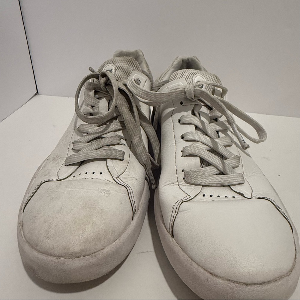 On The Roger Advantage Cloudtec Women’s Size 8.5 Tennis Shoes All White - Picture 3 of 10